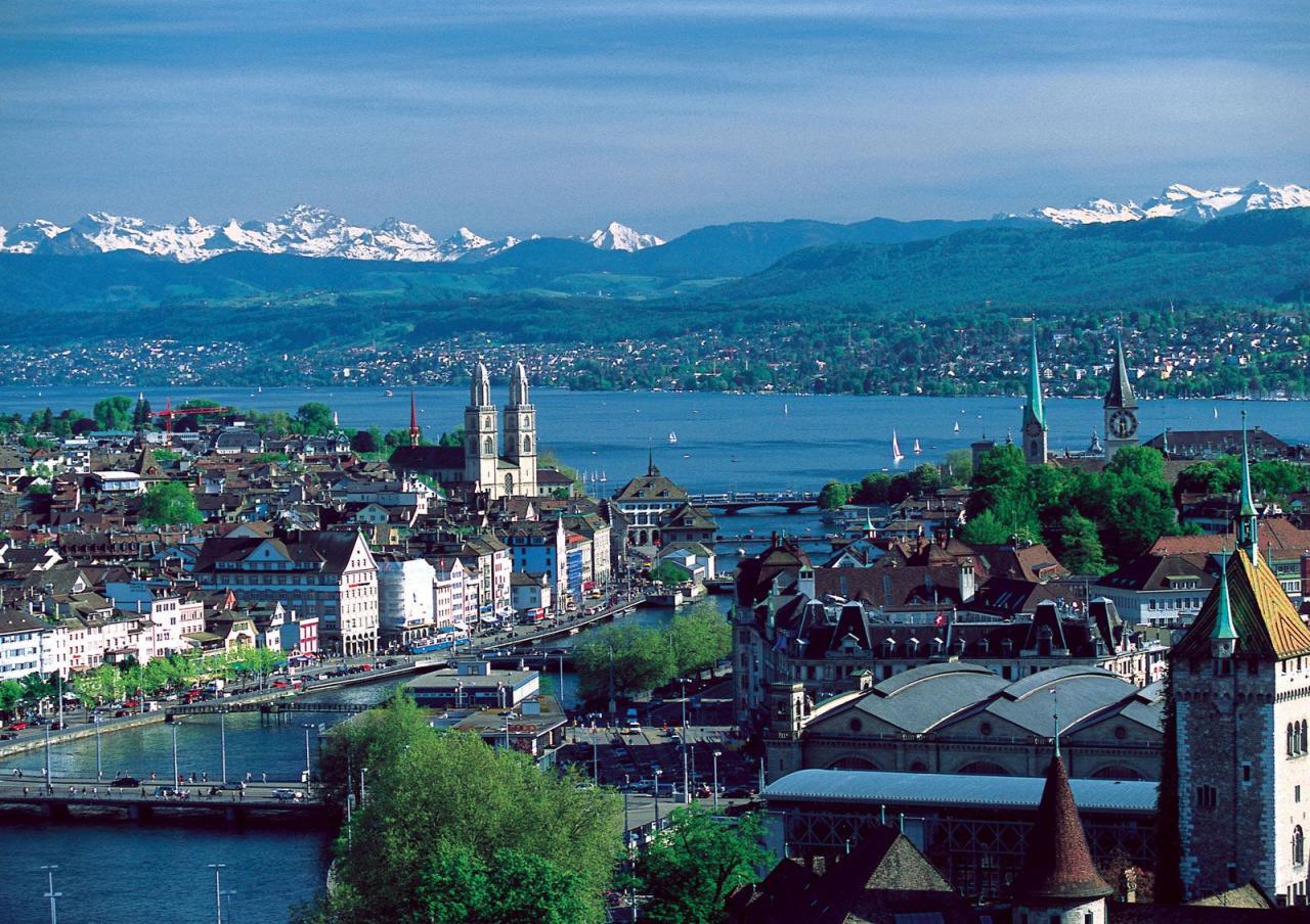 Zurich Incar Generasi Muda Lewat Asuransi Travel