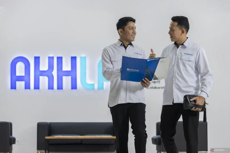 Peringkat Kredit Indonesia Menguat: Jamkrindo Raih idAA+, BNI Dapat Outlook Negatif