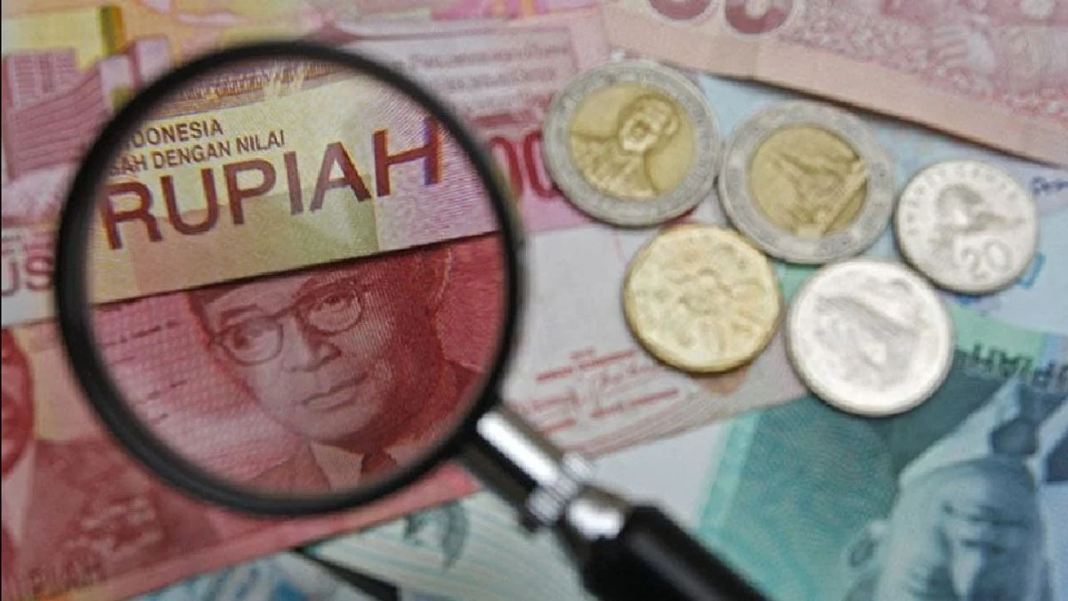 Rupiah Melemah ke Rp17.289, Tekanan Harga Minyak Meningkat
