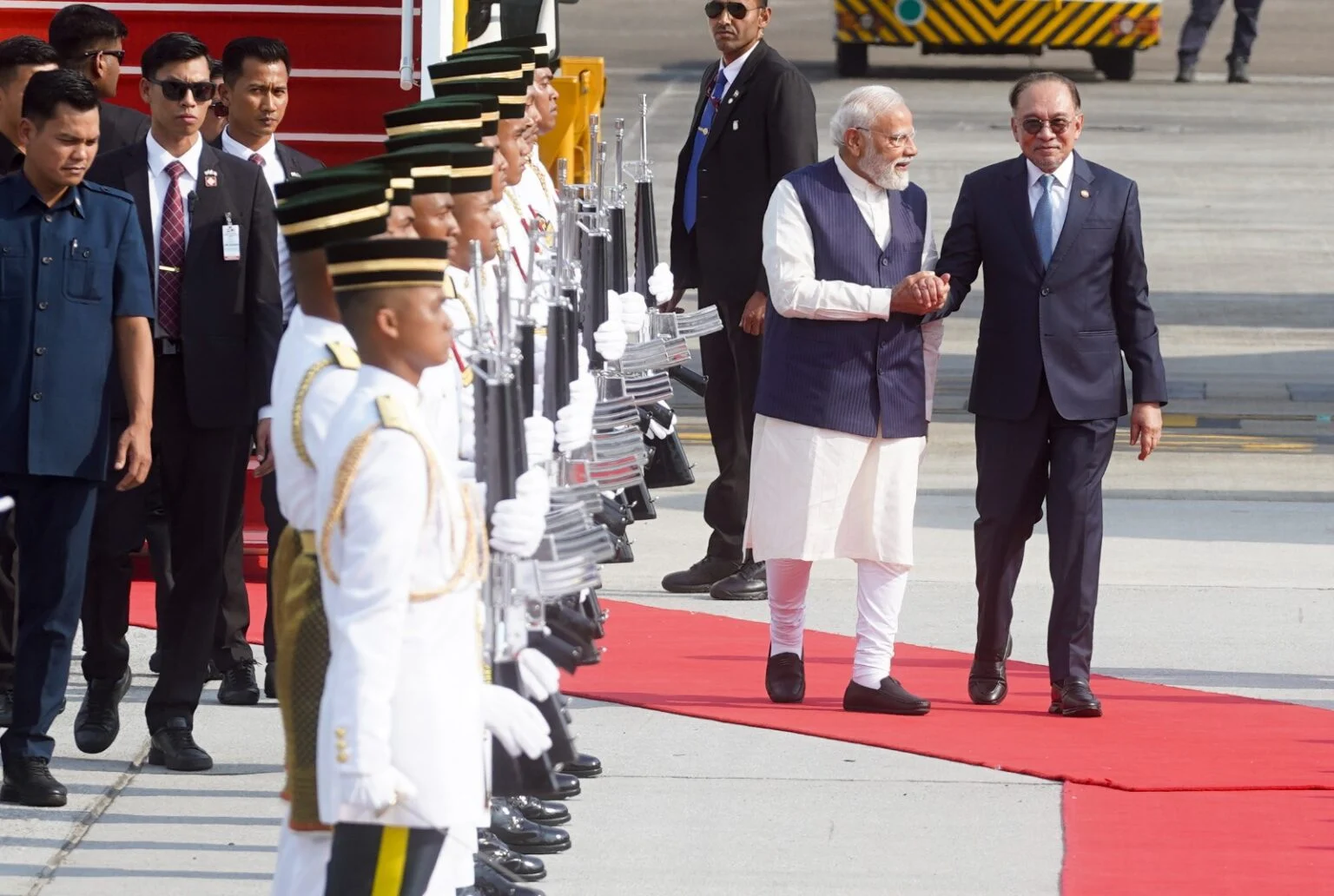 Perdana Menteri India Beri Toffee di Roma, Saham Parle Industries Melompat