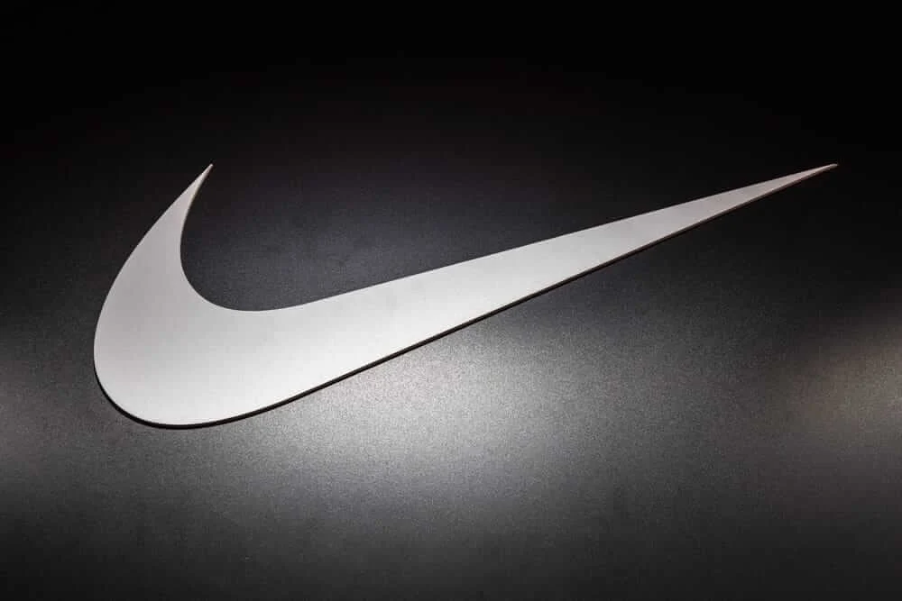 Saham Nike Mencapai Titik Terendah Dalam 12 Tahun: Apa yang Terjadi?