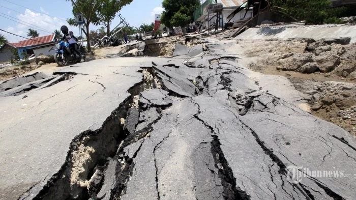 Sulawesi Tengah Diguncang Gempa dan Kasus Kriminal